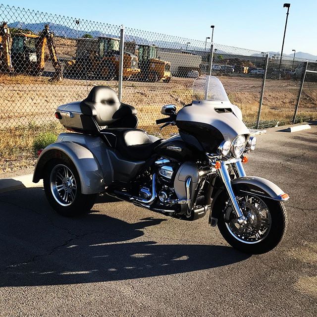 Another Day, Another Old Man Glide Pic. The weather has been great for riding lately, so if you got a bike, chopper, trike, slingshot or hell even a convertible get out and enjoy the weather.